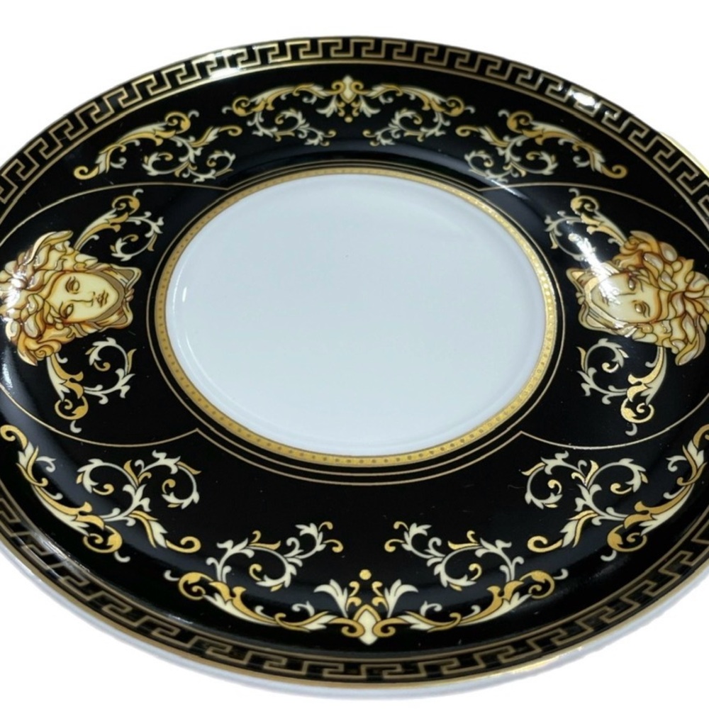 Luxury Black and Gold Coffee-Espresso Cup and Saucer Set - Picture 4 of 4
